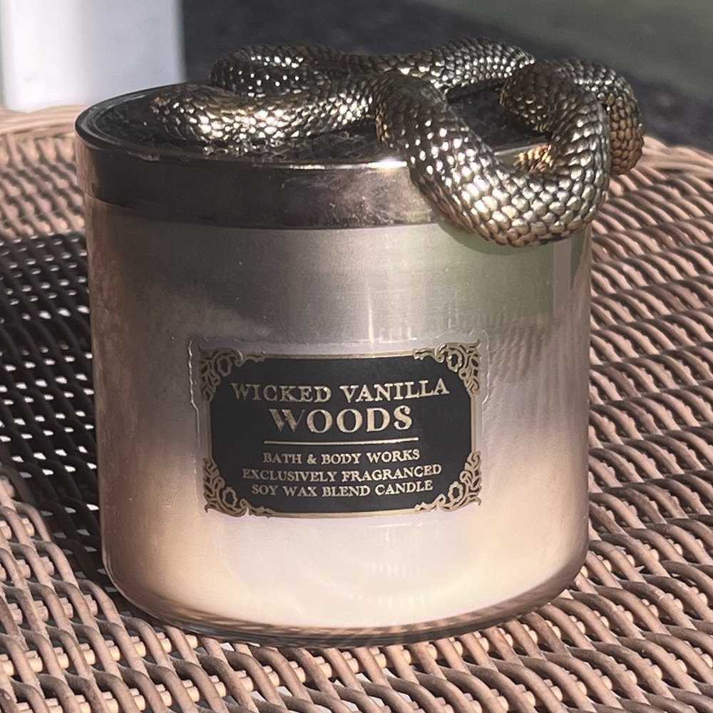 Bath & Body Works Candle Wicked Vanilla Woods Snake Lid 3 Wick 14.5 oz Halloween